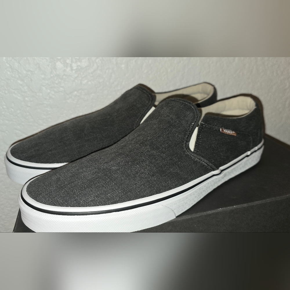Vans Men's Charcoal Slip-On Sneakers. New without tags, No box.